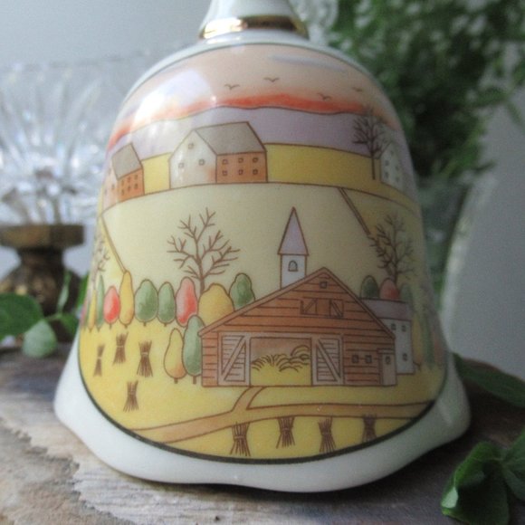 Porcelain Bell Village Landscape, Japan - Picture 5 of 13